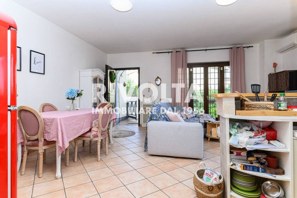 casa indipendente in vendita a Riano