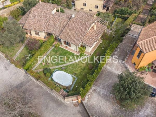 casa indipendente in vendita a Riano