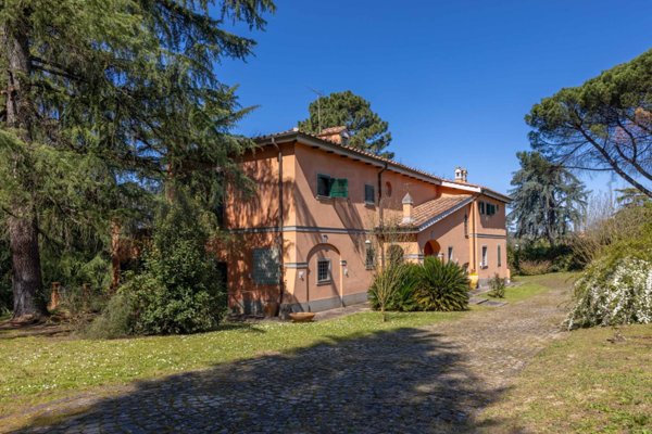 casa indipendente in vendita a Riano