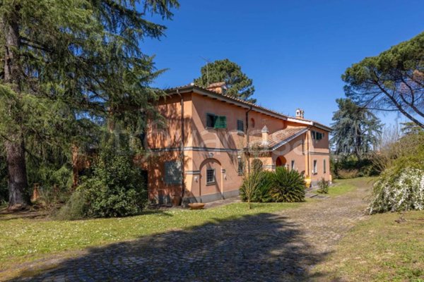 casa indipendente in vendita a Riano