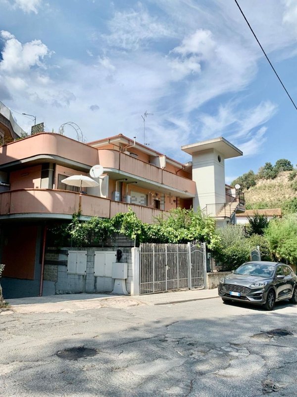 appartamento in vendita a Riano