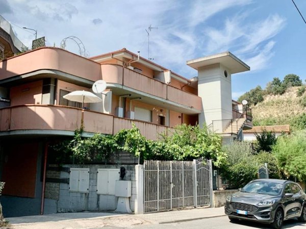 appartamento in vendita a Riano