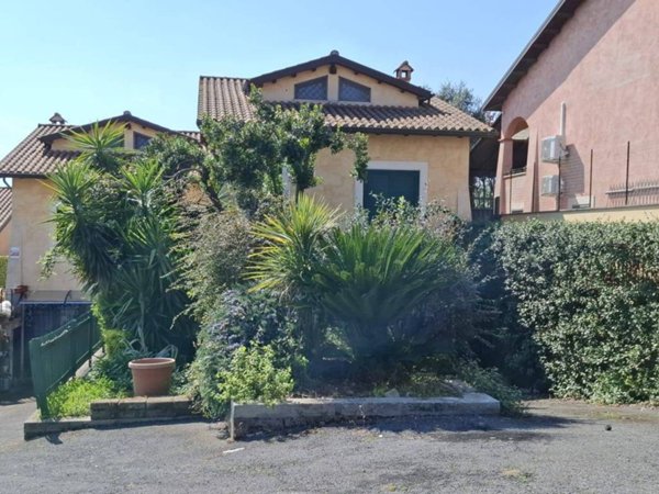 casa indipendente in vendita a Riano