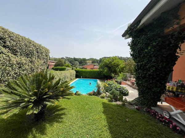 casa indipendente in vendita a Riano