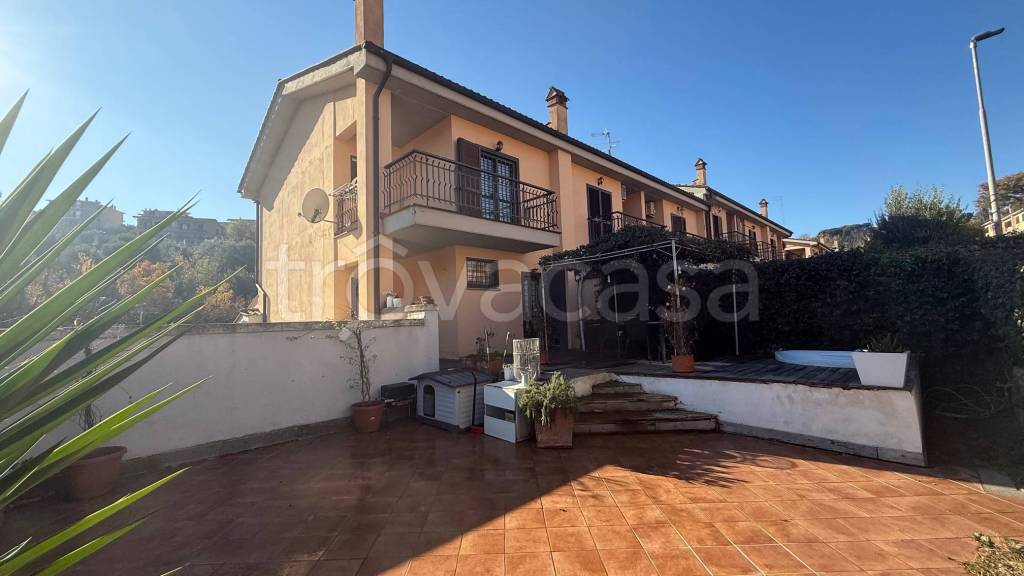 casa indipendente in vendita a Riano