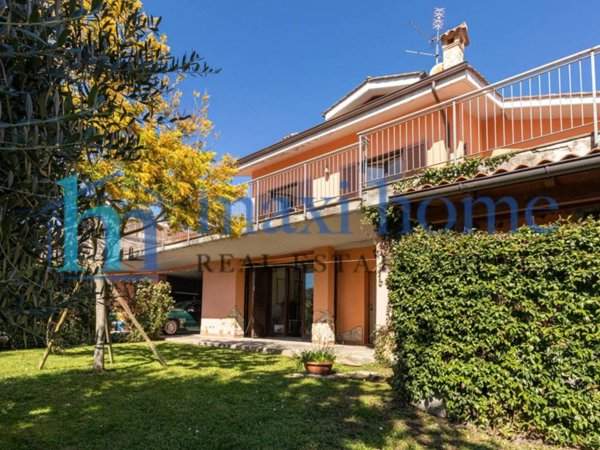 casa indipendente in vendita a Riano