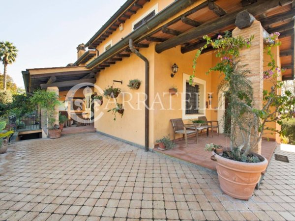 casa indipendente in vendita a Riano