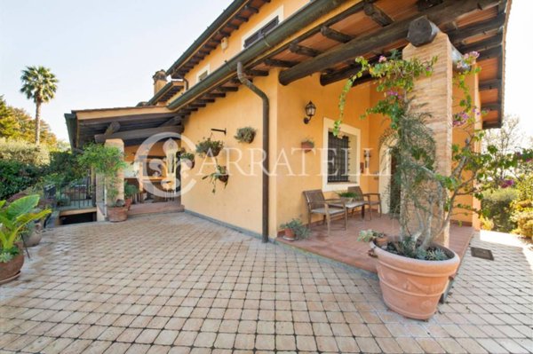 casa indipendente in vendita a Riano