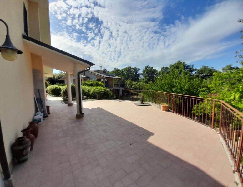 casa indipendente in vendita a Riano
