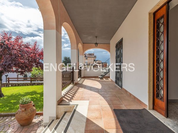 casa indipendente in vendita a Riano