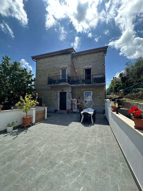 appartamento in vendita a Riano