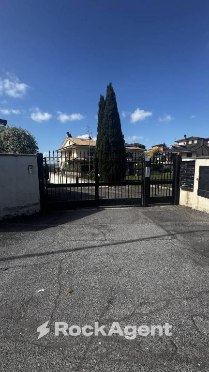 casa indipendente in vendita a Riano