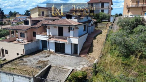casa indipendente in vendita a Riano