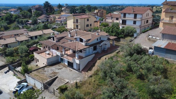 casa indipendente in vendita a Riano