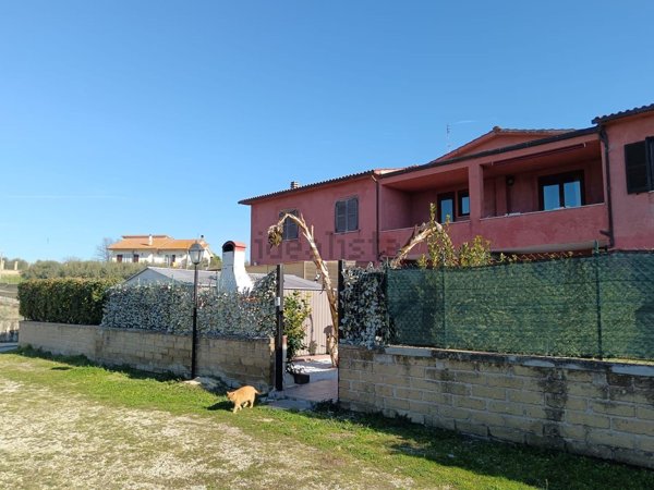 appartamento in vendita a Riano