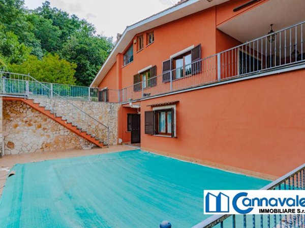 casa indipendente in vendita a Riano