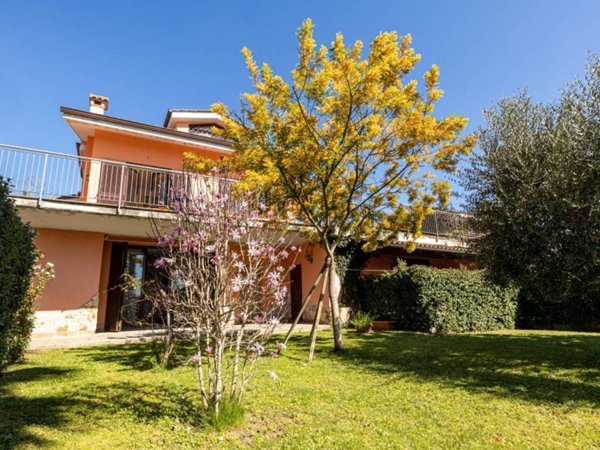 casa indipendente in vendita a Riano