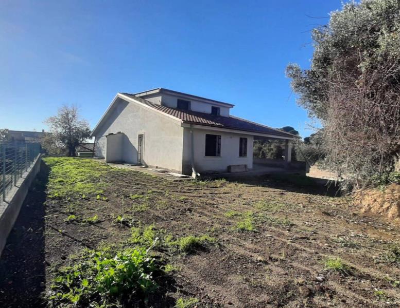 casa indipendente in vendita a Riano