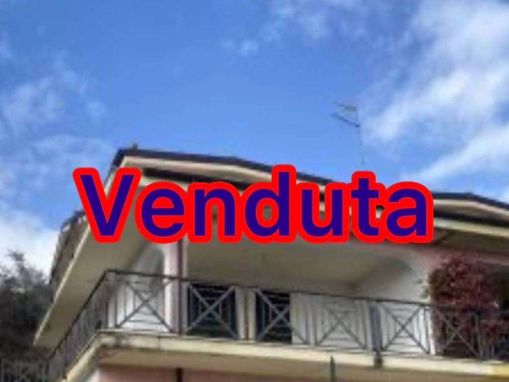 casa indipendente in vendita a Riano