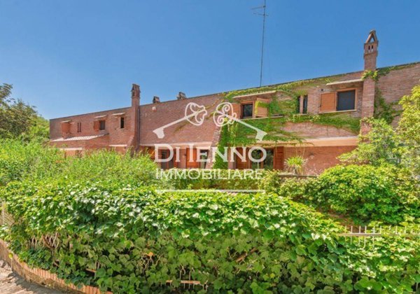 casa indipendente in vendita a Riano