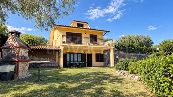 casa indipendente in vendita a Riano