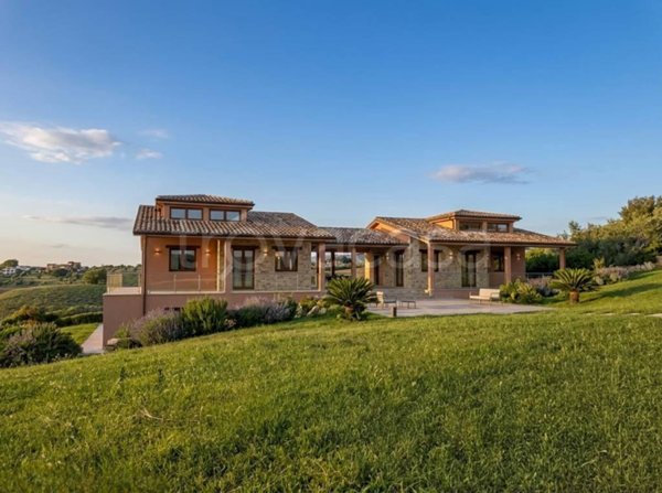 villa in vendita a Riano