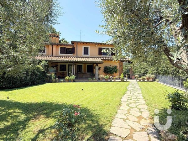 casa indipendente in vendita a Riano