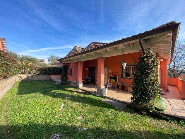 casa indipendente in vendita a Riano