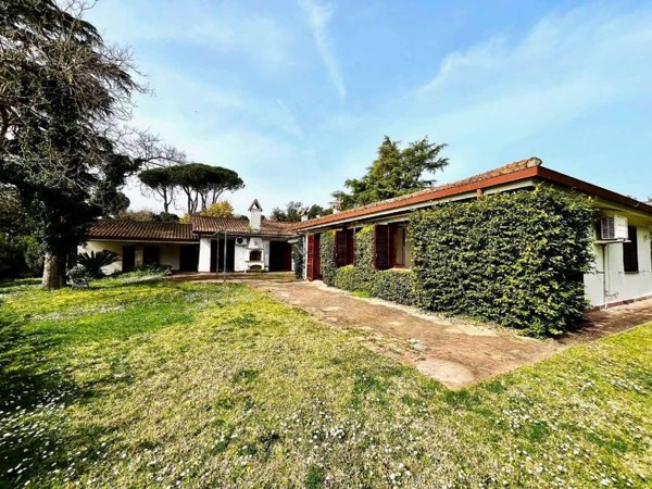 casa indipendente in vendita a Riano