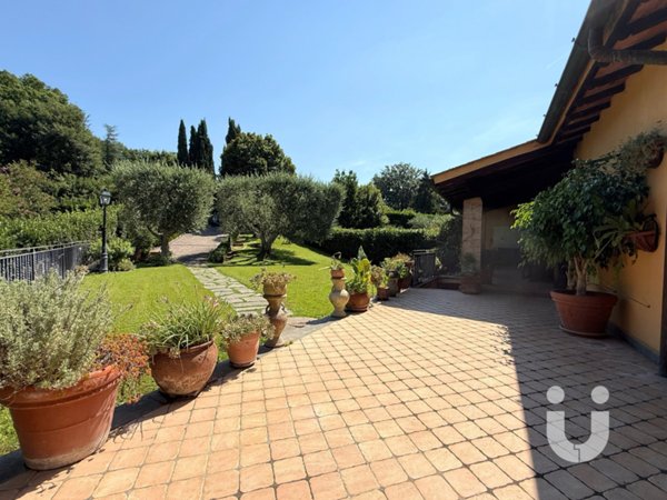 casa indipendente in vendita a Riano