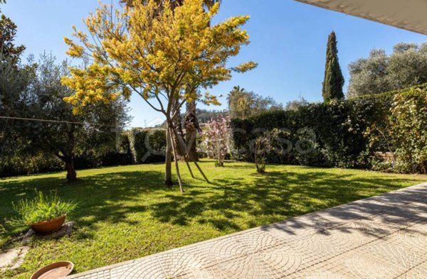 casa indipendente in vendita a Riano