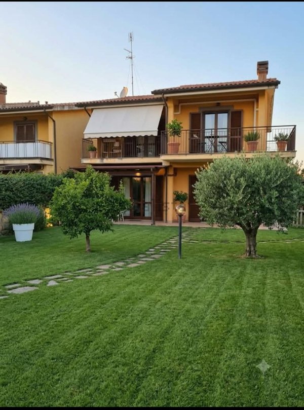 appartamento in vendita a Riano
