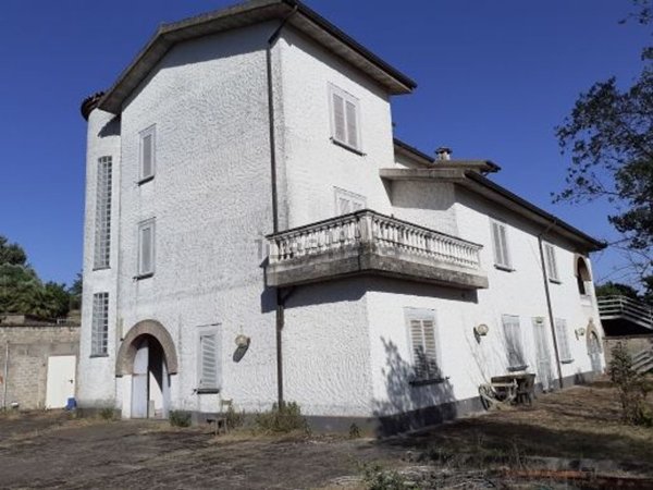 casa indipendente in vendita a Riano
