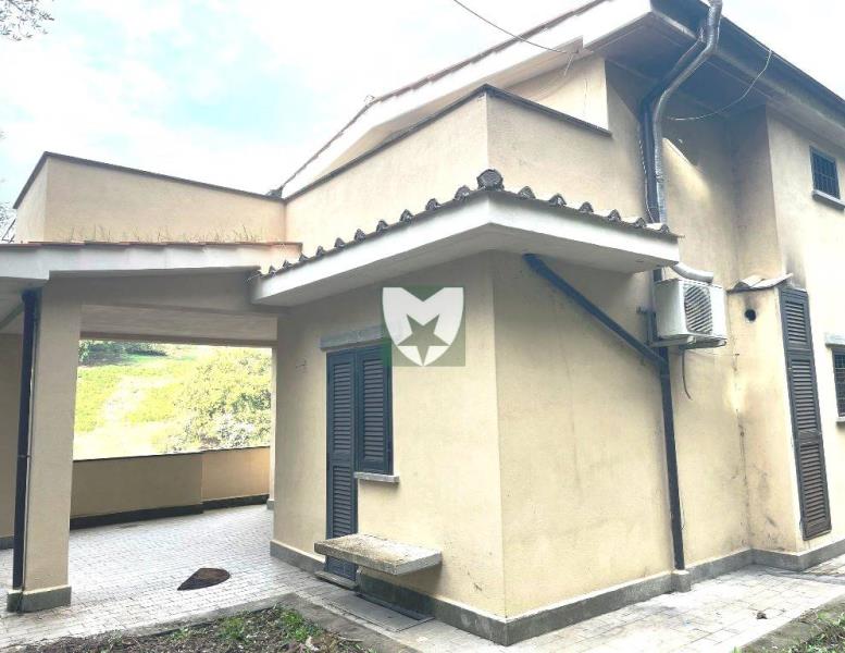 casa indipendente in vendita a Rignano Flaminio in zona Valle Spadana