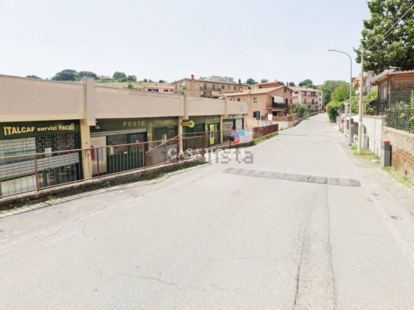 locale commerciale in vendita a Rignano Flaminio