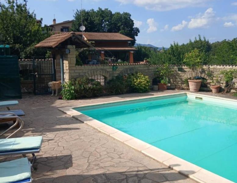 casa indipendente in vendita a Rignano Flaminio in zona Montelarco
