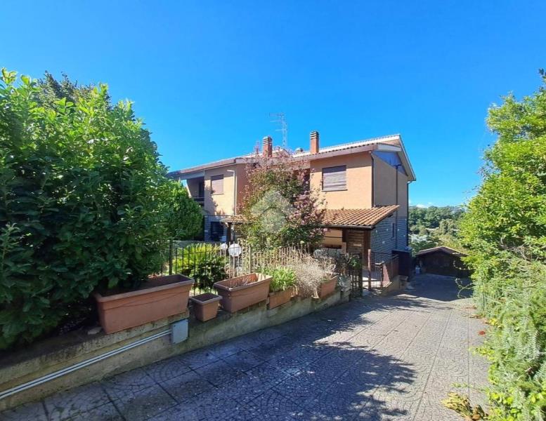 casa indipendente in vendita a Rignano Flaminio in zona Montelarco