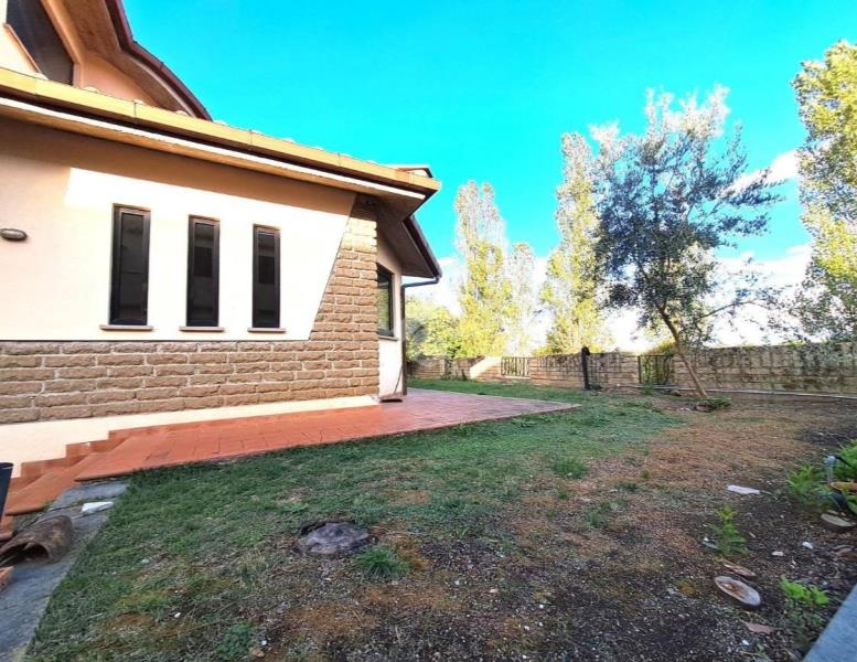 casa indipendente in vendita a Rignano Flaminio