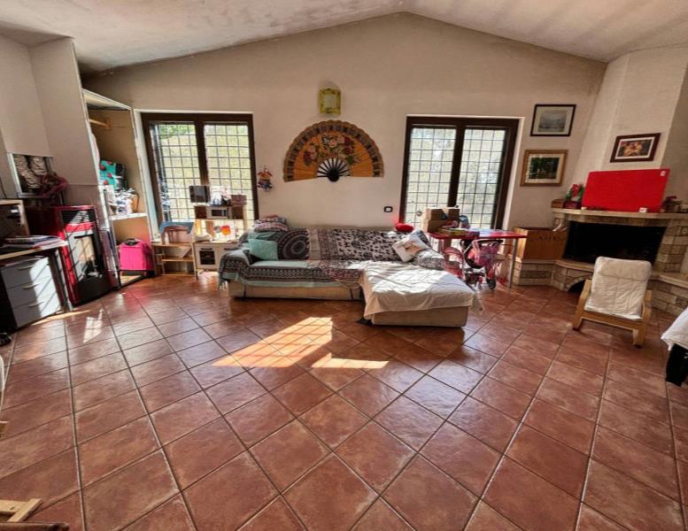 casa indipendente in vendita a Rignano Flaminio