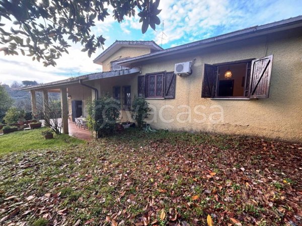 casa indipendente in vendita a Rignano Flaminio in zona Montelarco