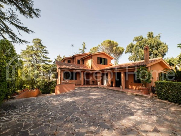 casa indipendente in vendita a Rignano Flaminio in zona Montelarco