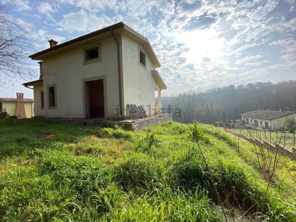casa indipendente in vendita a Rignano Flaminio