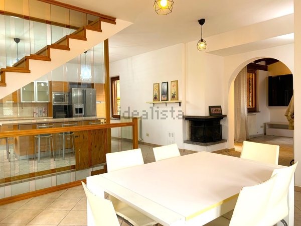 casa indipendente in vendita a Rignano Flaminio in zona Montelarco