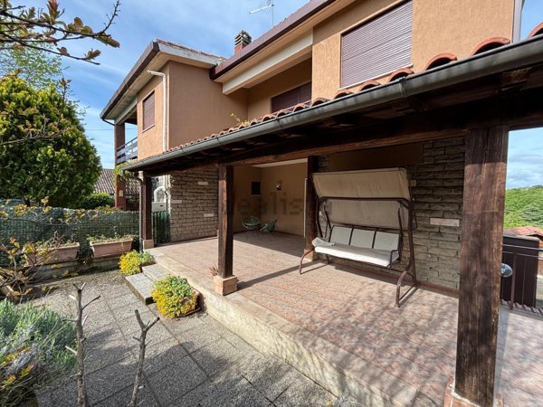 casa indipendente in vendita a Rignano Flaminio