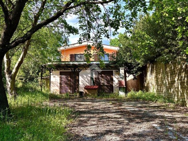 casa indipendente in vendita a Rignano Flaminio