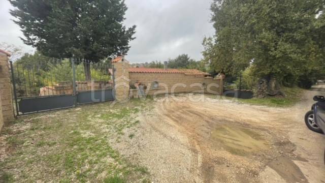 casa indipendente in vendita a Rignano Flaminio