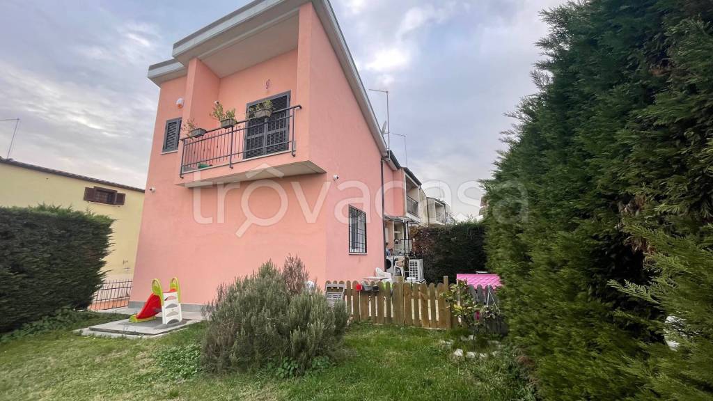 casa indipendente in vendita a Rignano Flaminio