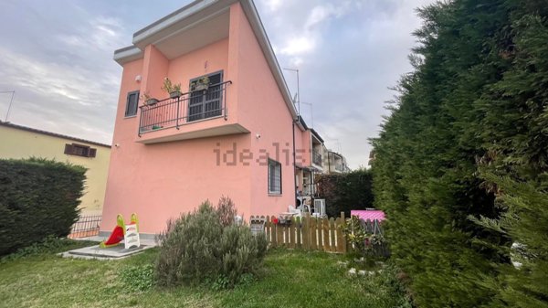 casa indipendente in vendita a Rignano Flaminio