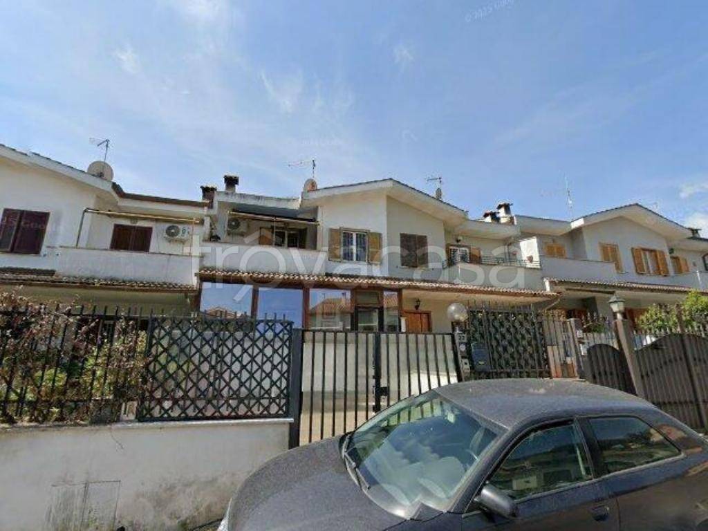 casa indipendente in vendita a Rignano Flaminio