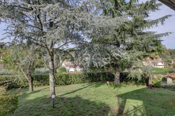 casa indipendente in vendita a Rignano Flaminio in zona Montelarco